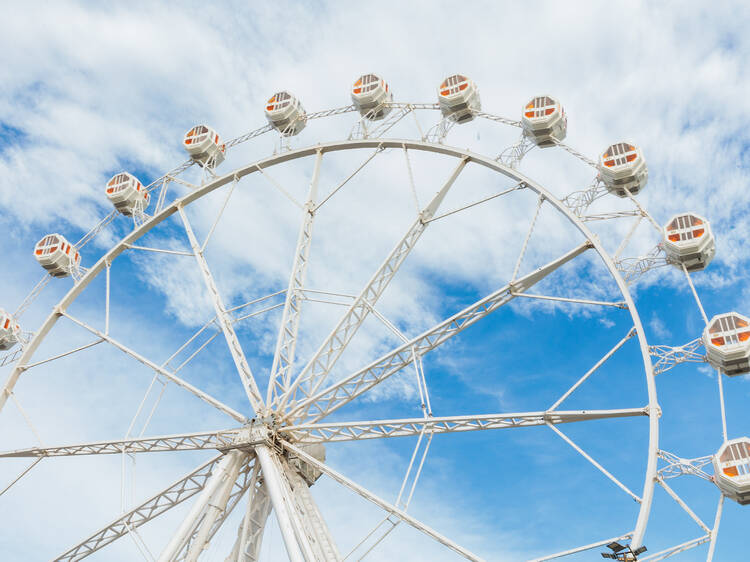 Baños, juegos y pirotecnia