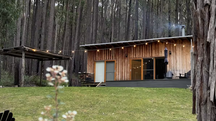 The log cabin at Anderson's Eco Retreat