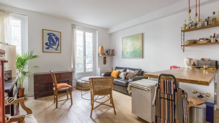 An open-plan apartment in Montmartre