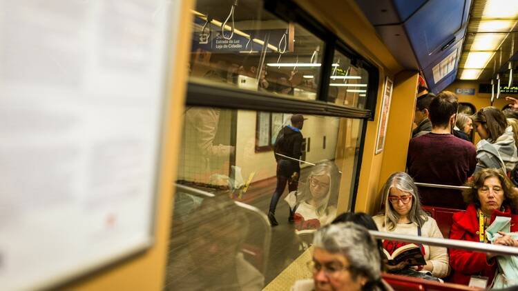 Metro de Lisboa: começa sexta-feira greve de um mês às horas extraordinárias