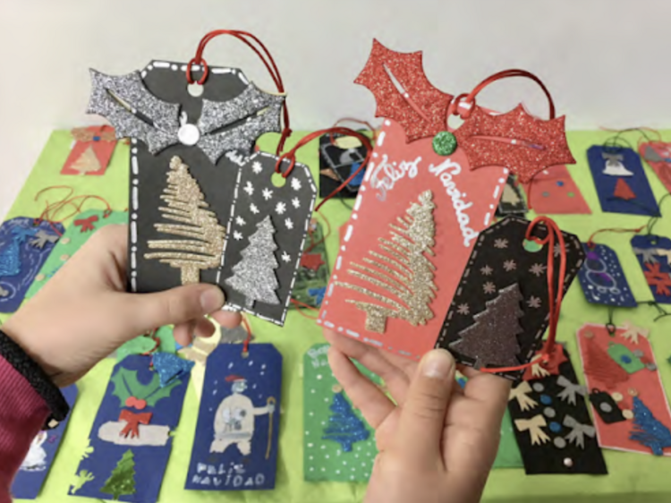 Talleres navideños en el TOMB: Decorar el árbol de Navidad