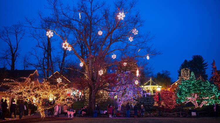 Holiday Illumination at Peddler’s Village