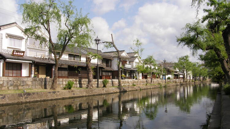 14:00 Kurashiki Bikan Historical Area