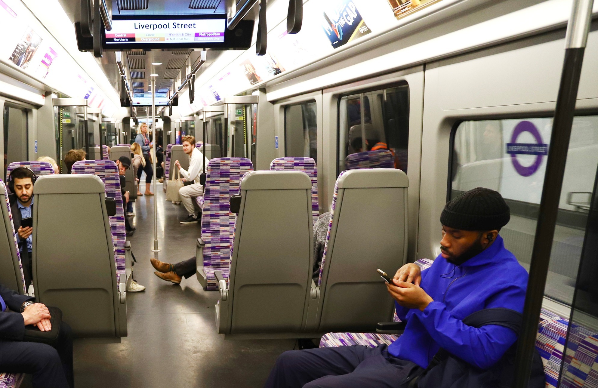 The entire Elizabeth line now has 4G coverage