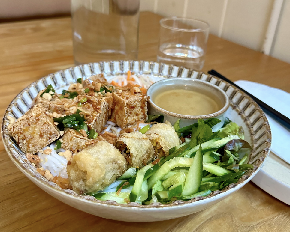 Bun Dau Hu Cha Gio at Di An Di