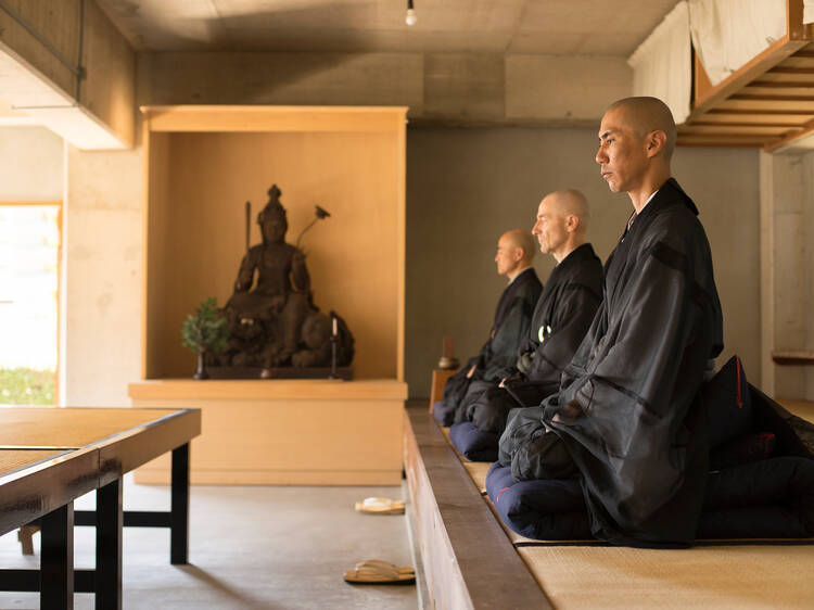 Zen meditation at Shinshoji