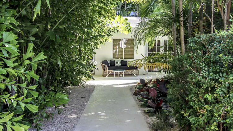 The cozy bungalow in Coconut Grove