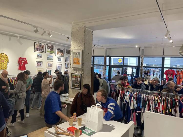 La mairie de Paris rachète des locaux pour tenter de réguler (un peu) les pop-up dans le Marais