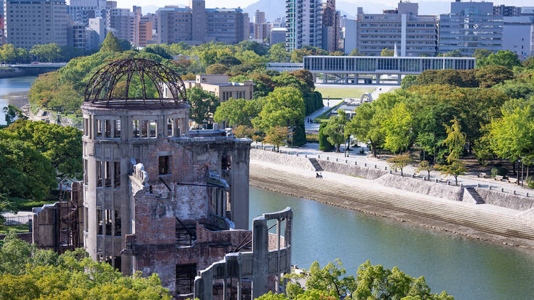 11:00 Hiroshima Peace Memorial Museum and Atomic Bomb Dome