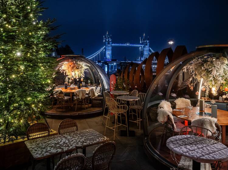 Coppa Club‘s riverside igloos