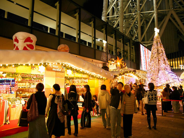 Visit a Christmas market