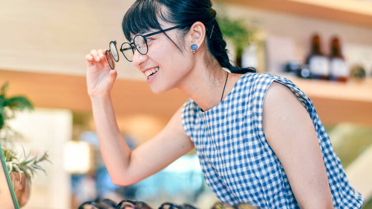 See Shinjuku and Hakone in a whole new light with your new Jins glasses