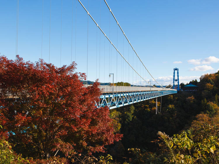 Visit the spectacular Ryujin Suspension Bridge