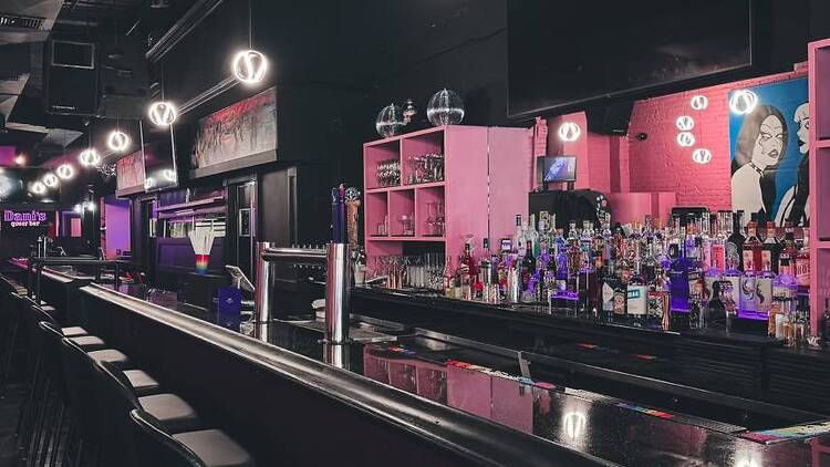 Dani's Queer Bar