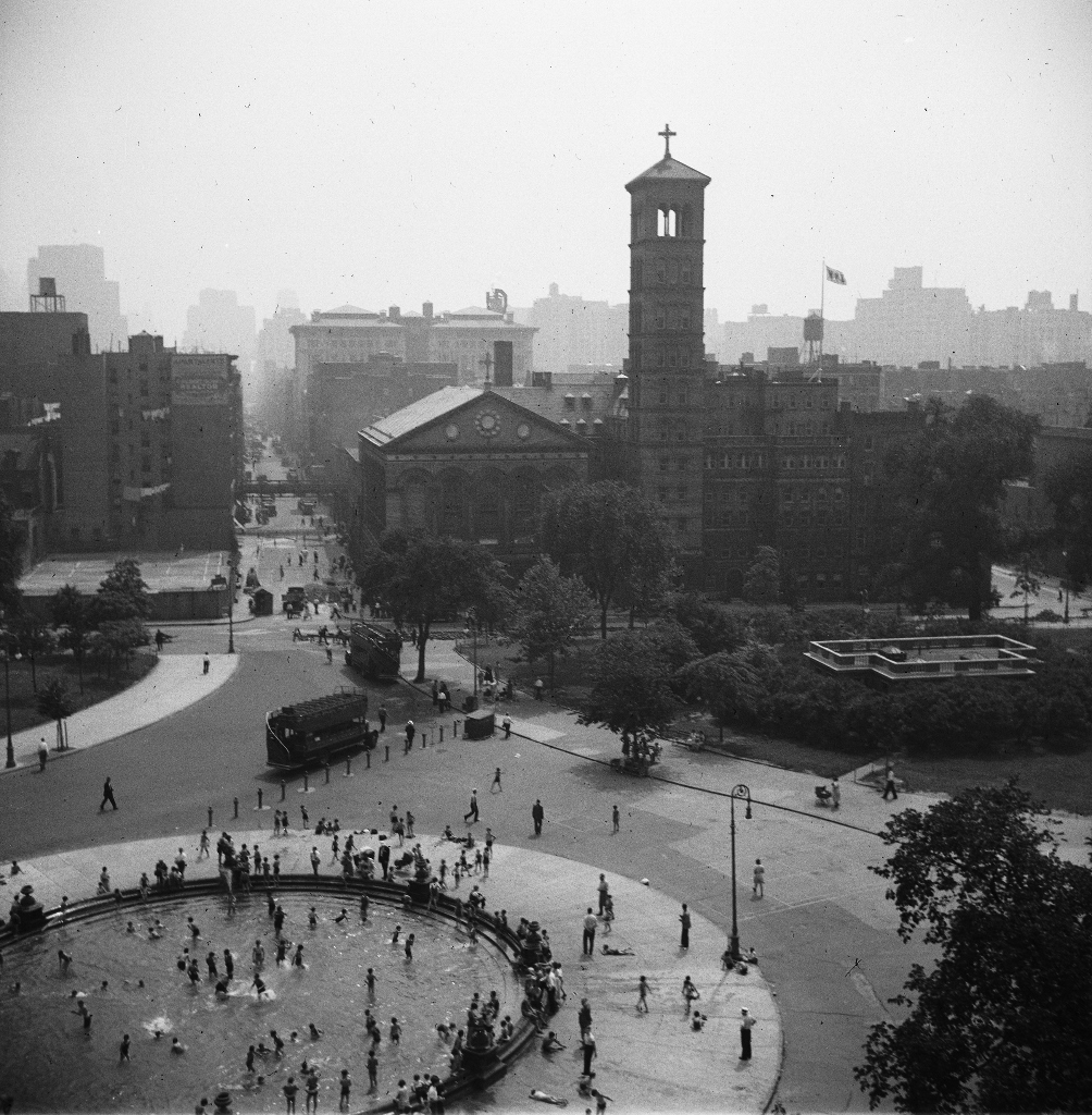 The park's fountain in July 1935.