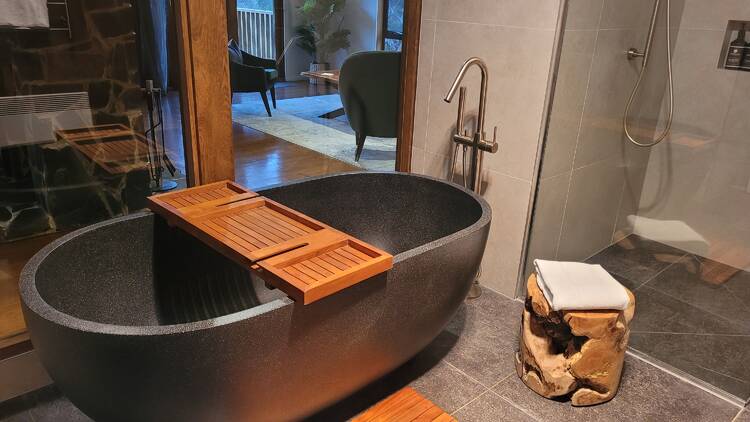 A bath in a lodge