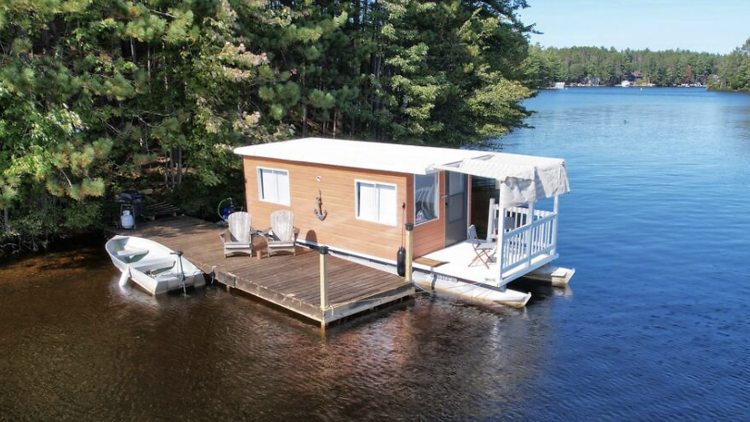 the houseboat on Grant Island