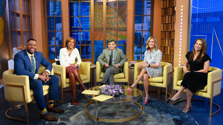 Michael Strahan, Robin Roberts, George Stephanopoulos, Lara Spencer and Ginger Zee on the set of Good Morning America