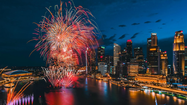 New Year's Eve countdown party with fireworks at Mandarin Oriental Singapore