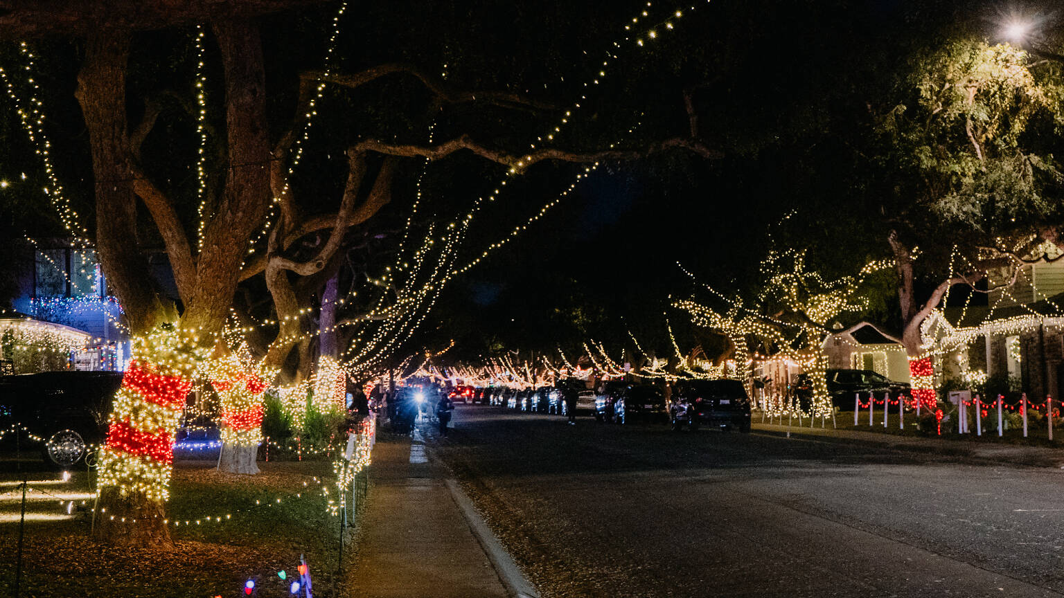 16 Places to See Christmas Lights in Los Angeles You Can’t Miss