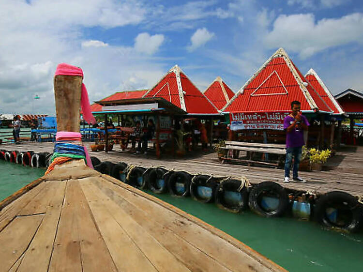 Floating restaurants at Laem Hin Pier