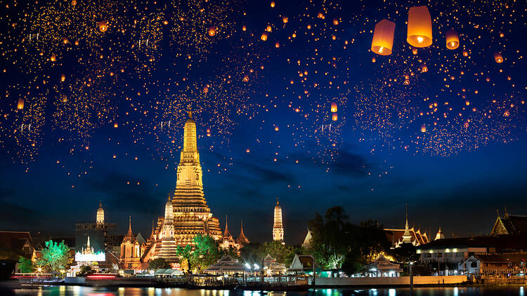 Wat Arun with Krathong Lantern, Bangkok, Thailand