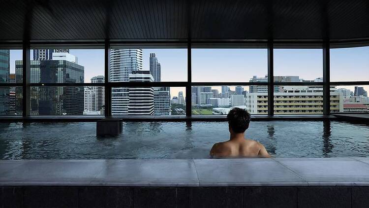 Experience the fire and ice effect at a Bangkok spa