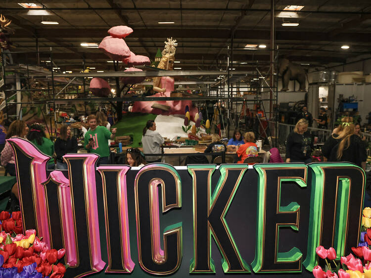 Catch Elphaba and Glinda in the Rose Parade’s new ‘Wicked’ float