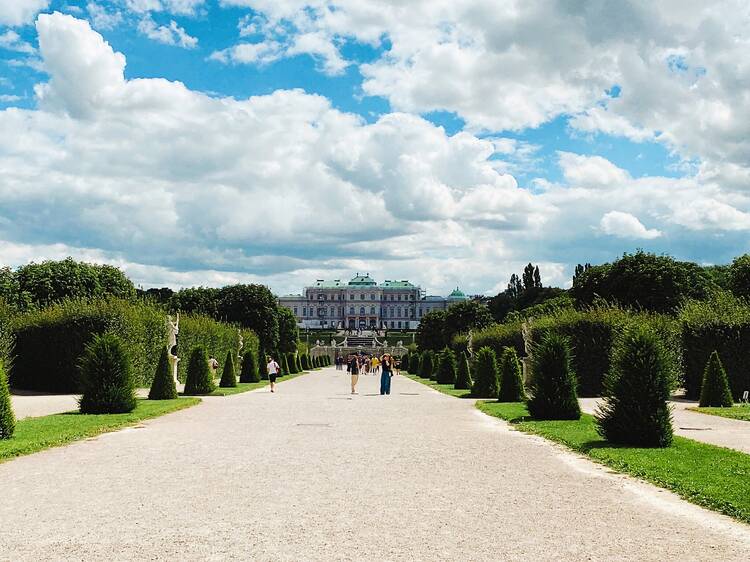 See Klimt’s ‘The Kiss’ at Belvedere Palace