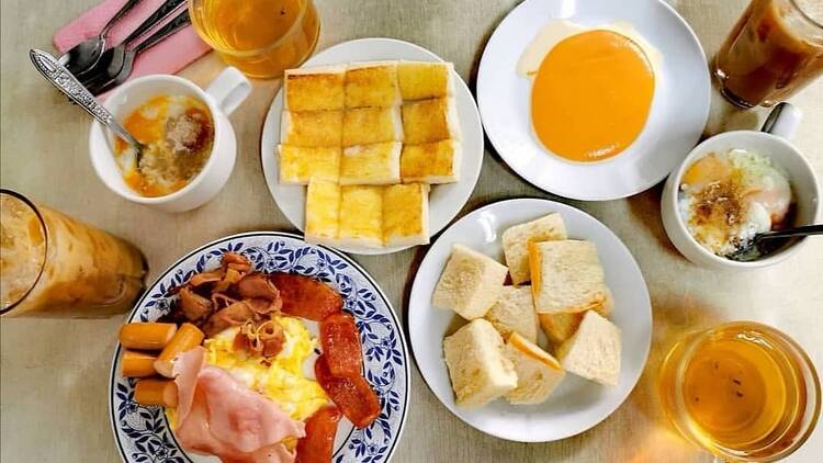 Get your breakfast fix at On Lok Yun