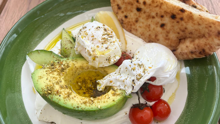 Eggs and avo at Pippis Cronulla