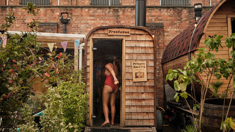 Community sauna baths 