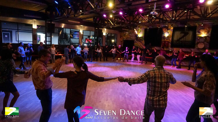 Seven Dance: Escuela de baile