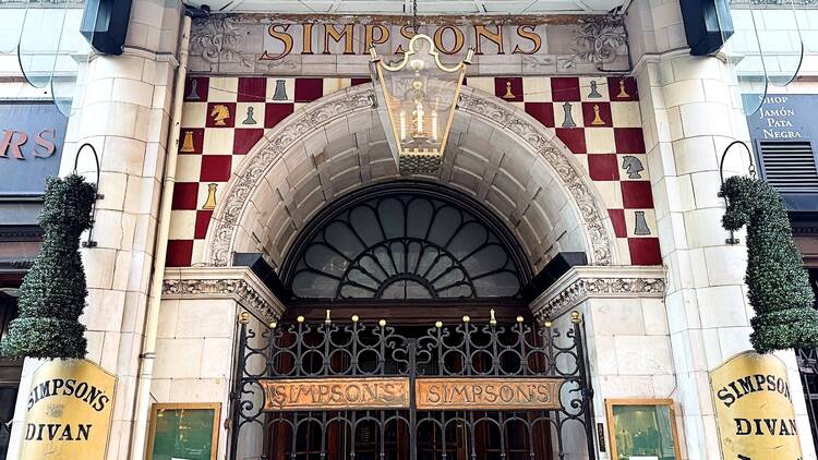 Exterior of Simpson’s in the Strand