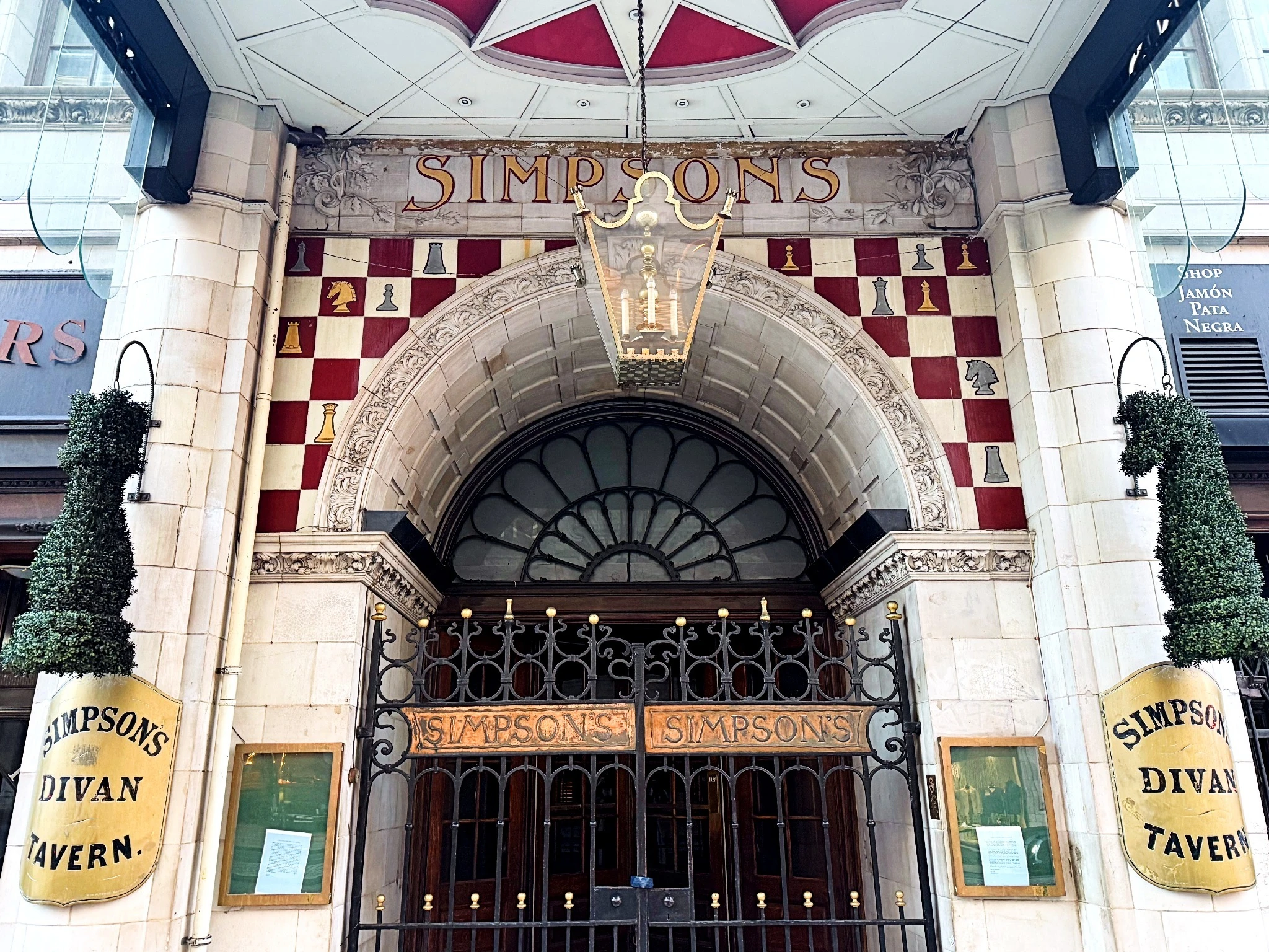 Exterior of Simpson&rsquo;s in the Strand