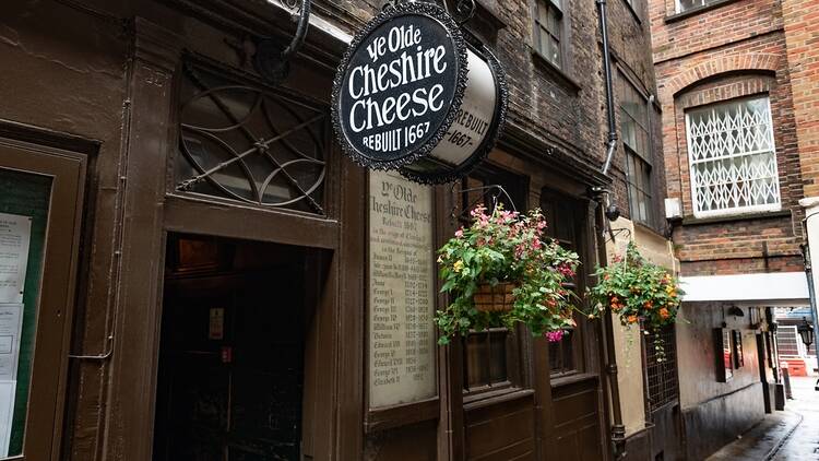 Ye Olde Cheshire Cheese, pub in London