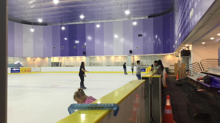 Ice skate at Kallang Ice World