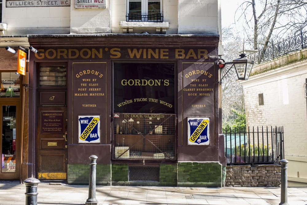 Gordon&rsquo;s Wine Bar in London