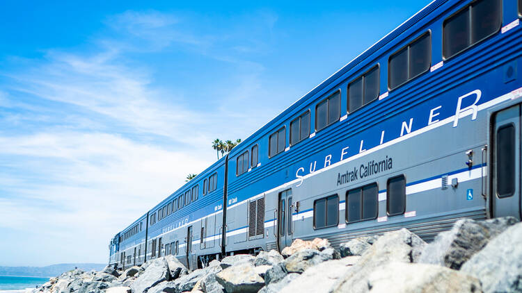 Pacific Surfliner in SoCal