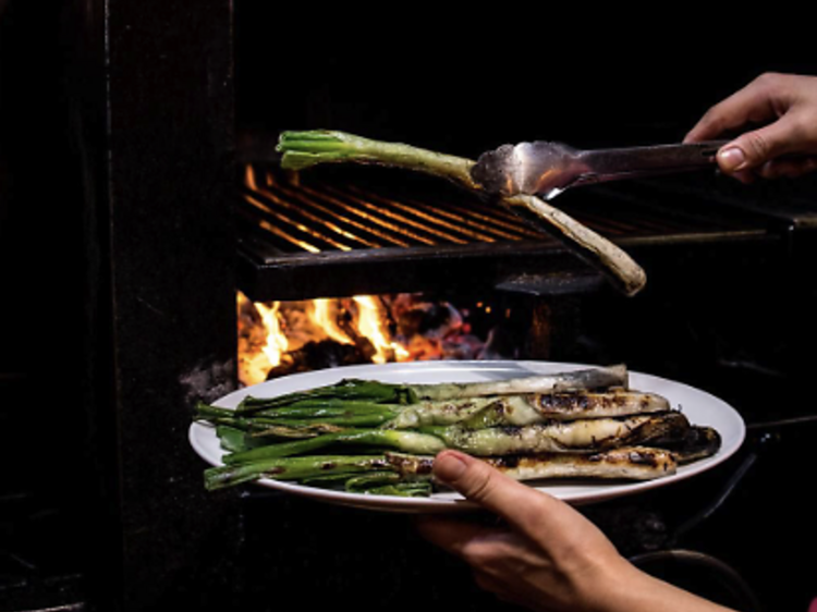 Calçots: pistas imprescindibles para exprimir su corta temporada