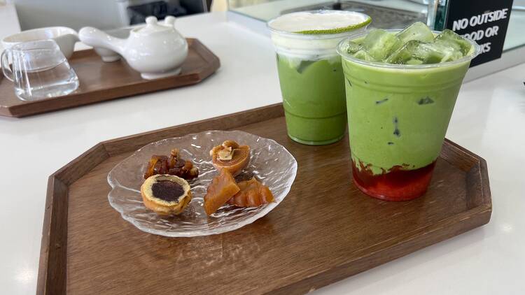 DAMO strawberry matcha latte and matcha einspanner with dagwa