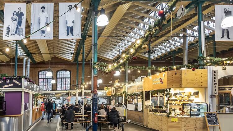 Market Hall IX (Markthalle IX) is one of the former 14 municipal market halls of the capital. Markthalle IX opened in 1891 and offers a wide range of food products.