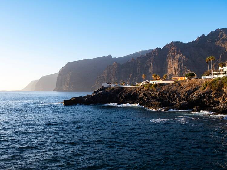 Stroll atop Los Gigantes