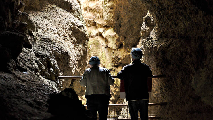 Play volcanologist in the Cueva del Viento