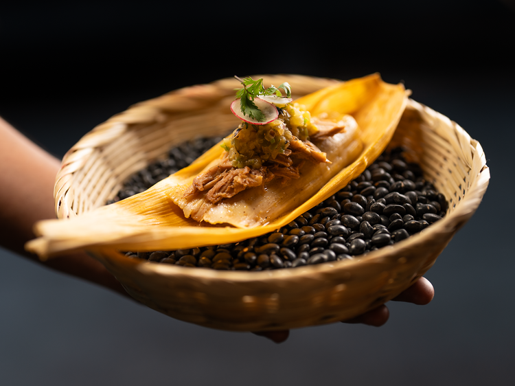 Tamales con cerveza en Yeccan Cervecería