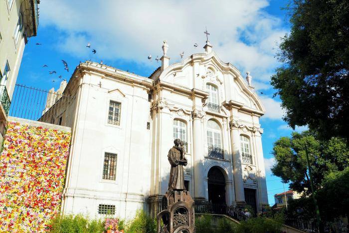 Sem date para o São Valentim? O Correio dos Namorados pode ajudar