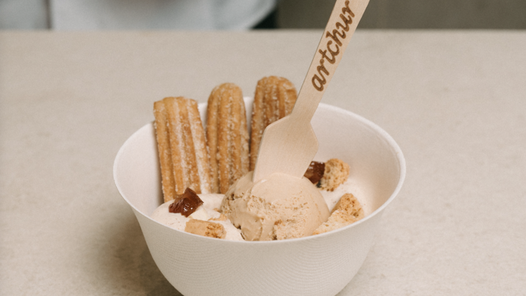 Artchur: la churrería inconoclasta que prepara callos con churros