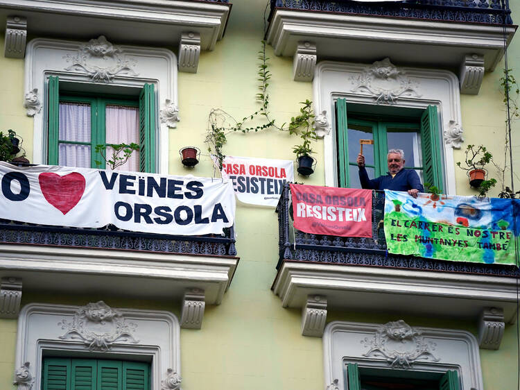 Ajornat el desnonament de la Casa Orsola per la massiva presència de manifestants