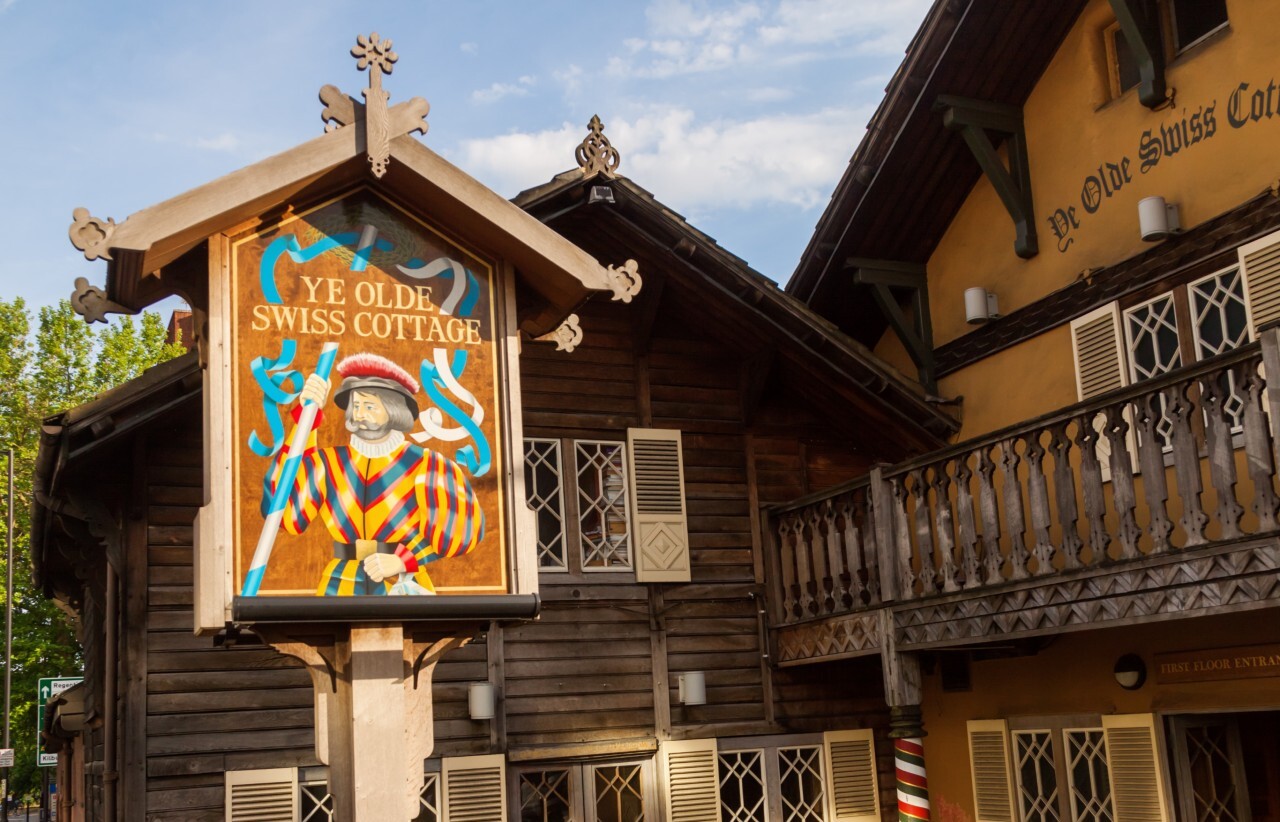 Ye Olde Swiss Cottage, pub in northwest London