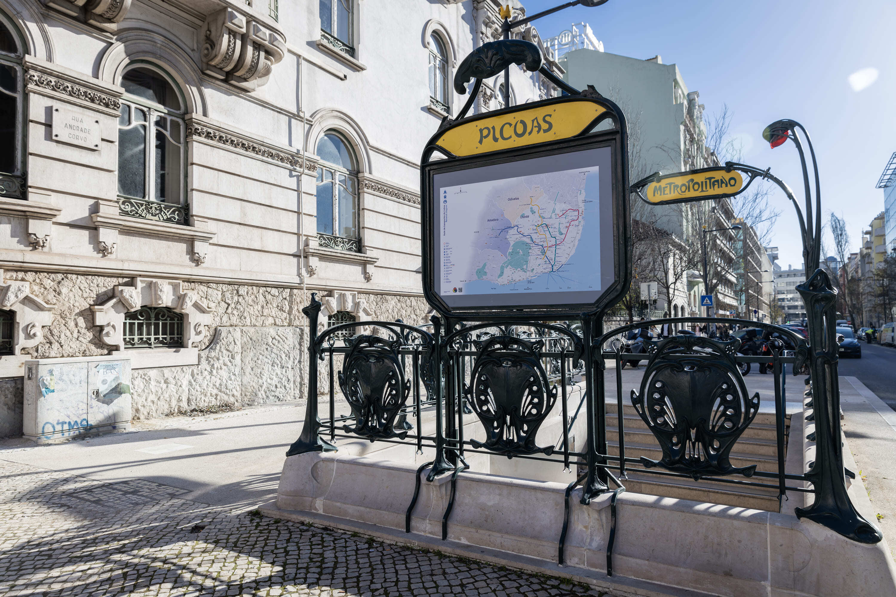 Paris voltou a Picoas: após restauro, estação de metro recupera histórica entrada Guimard